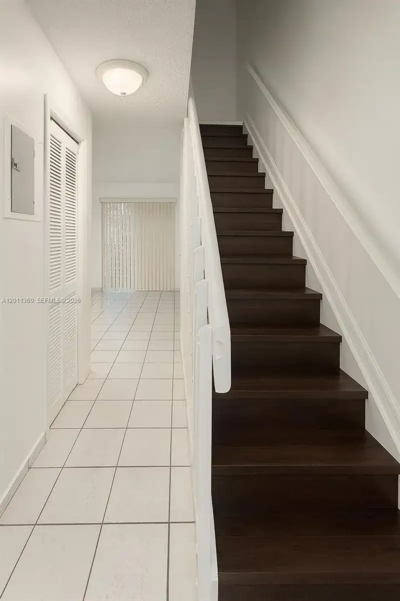 8170 NW 10th St # 2, Miami FL 33126 photo 2