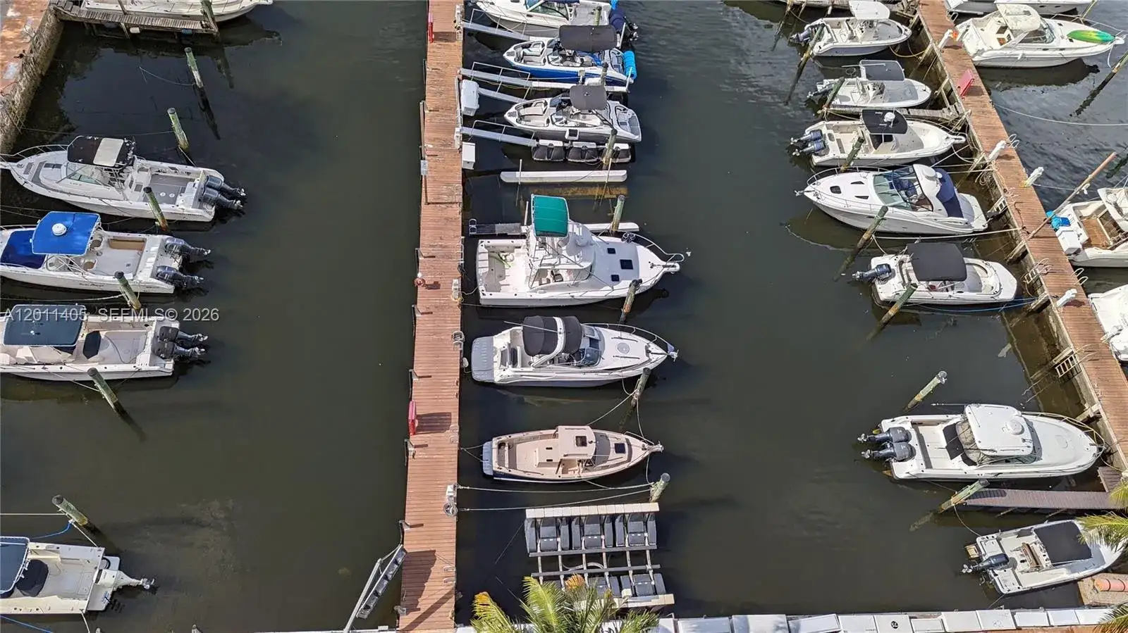 1700 NW North River Dr, Miami FL 33125 photo 2