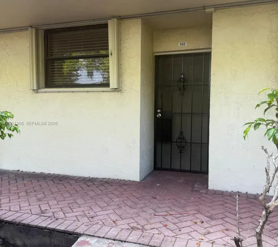 109 Lake Emerald Dr # 102, Oakland Park FL 33309
