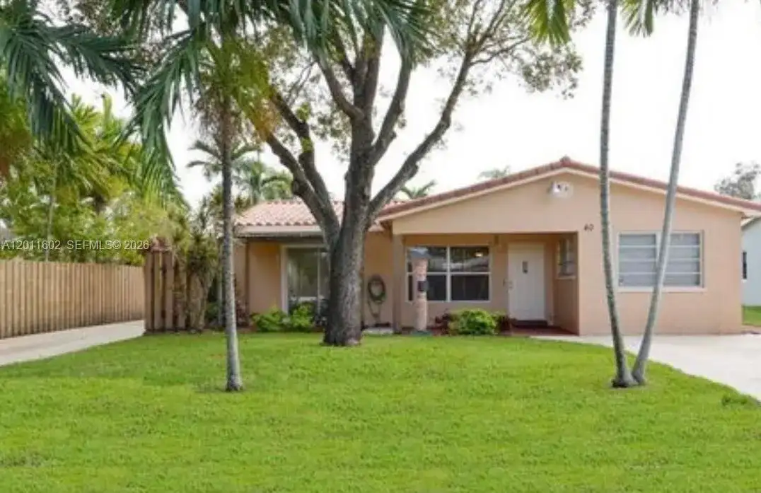 40 SE 8th St, Dania Beach FL 33004 photo 2