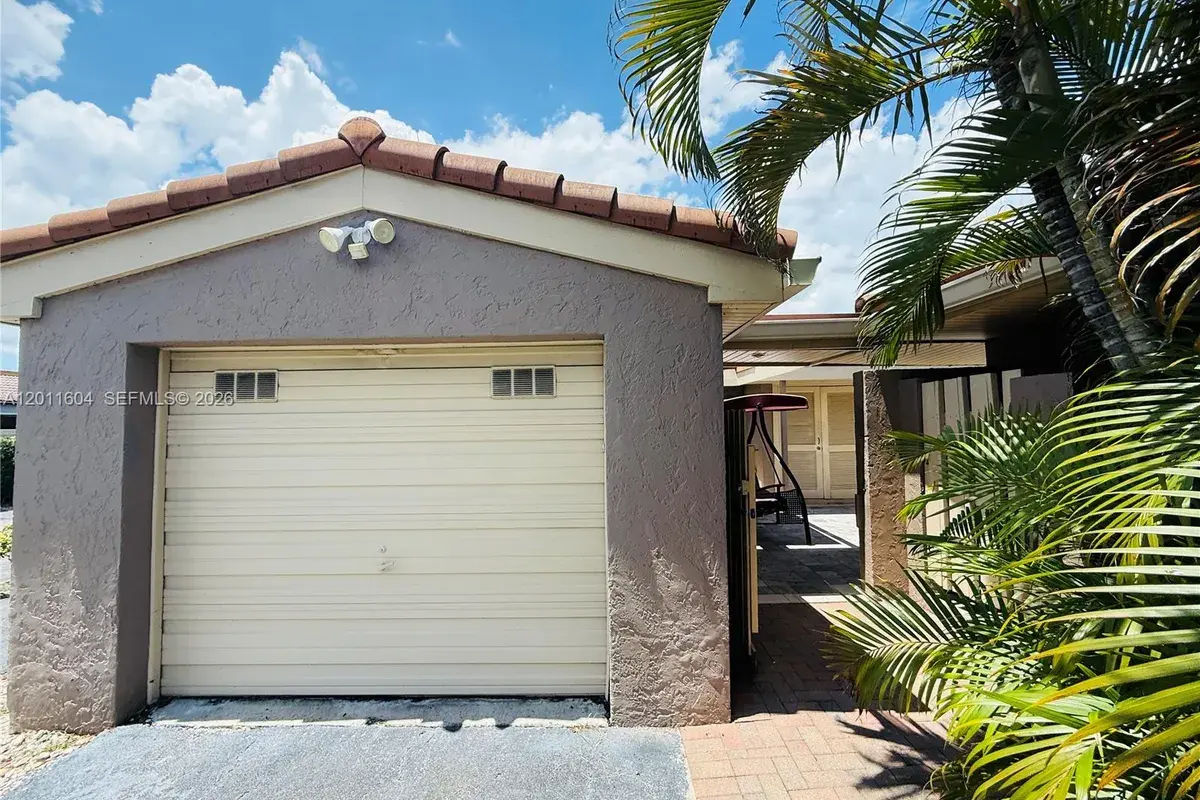103 Tweedbrook Ln # 101, Hollywood FL 33021