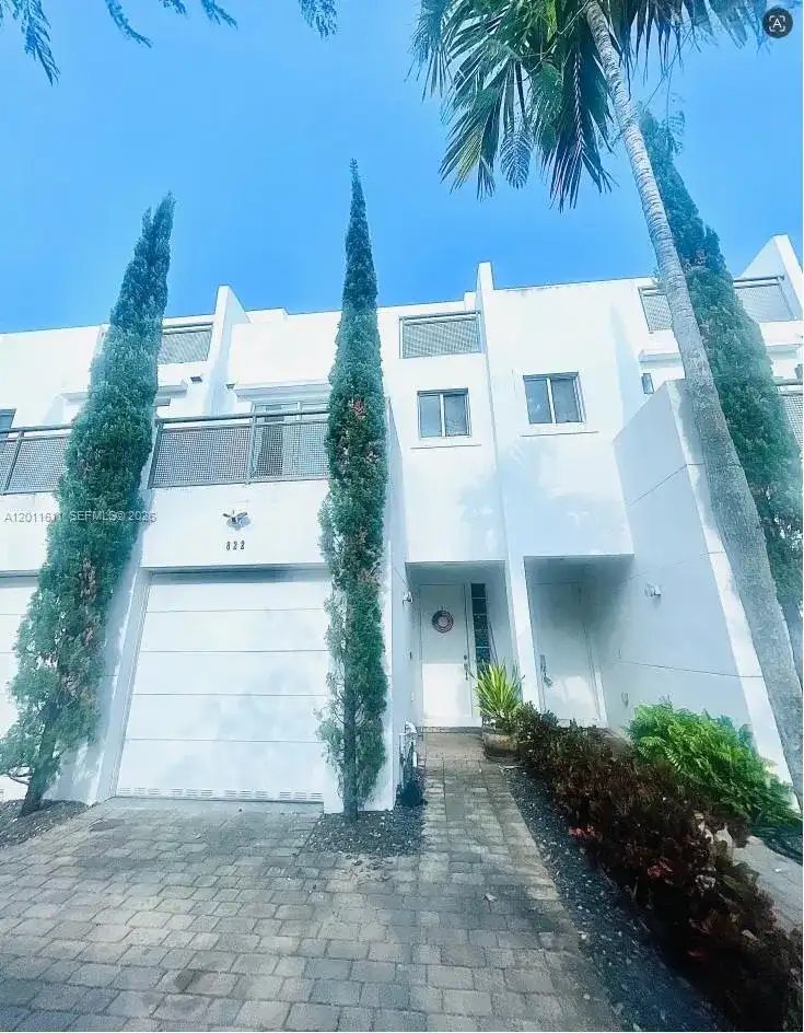 822 NE 19th Ave, Fort Lauderdale FL 33304