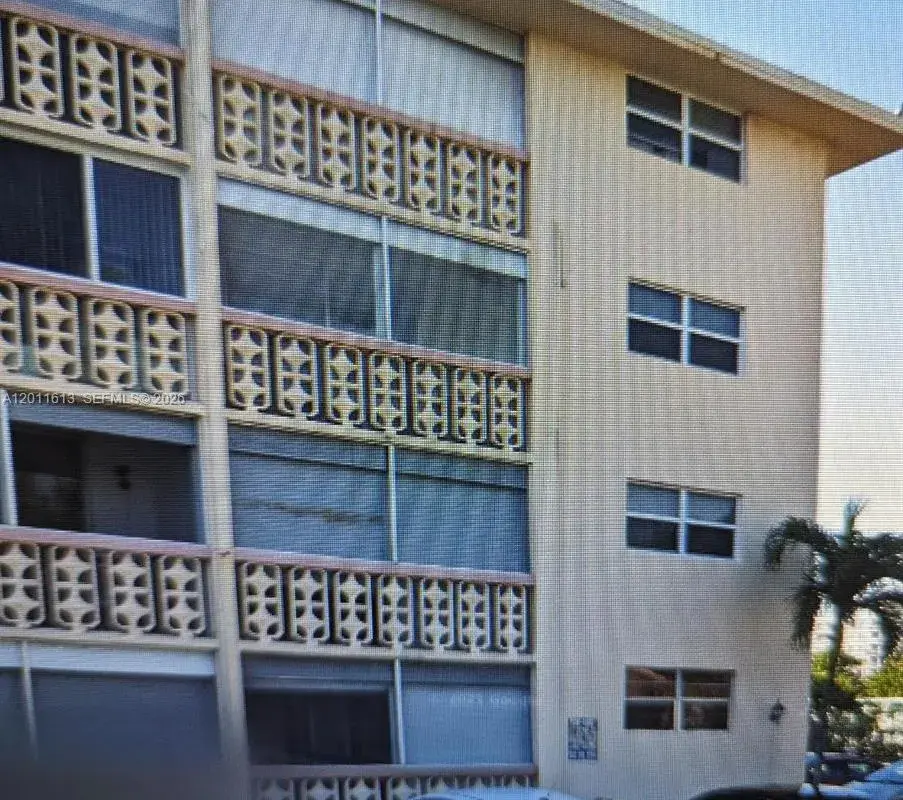 211 NE 8th Ave # 209, Hallandale Beach FL 33009