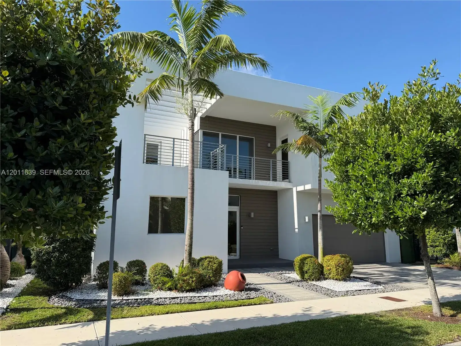 9980 NW 74th Ter, Doral FL 33178 photo 3