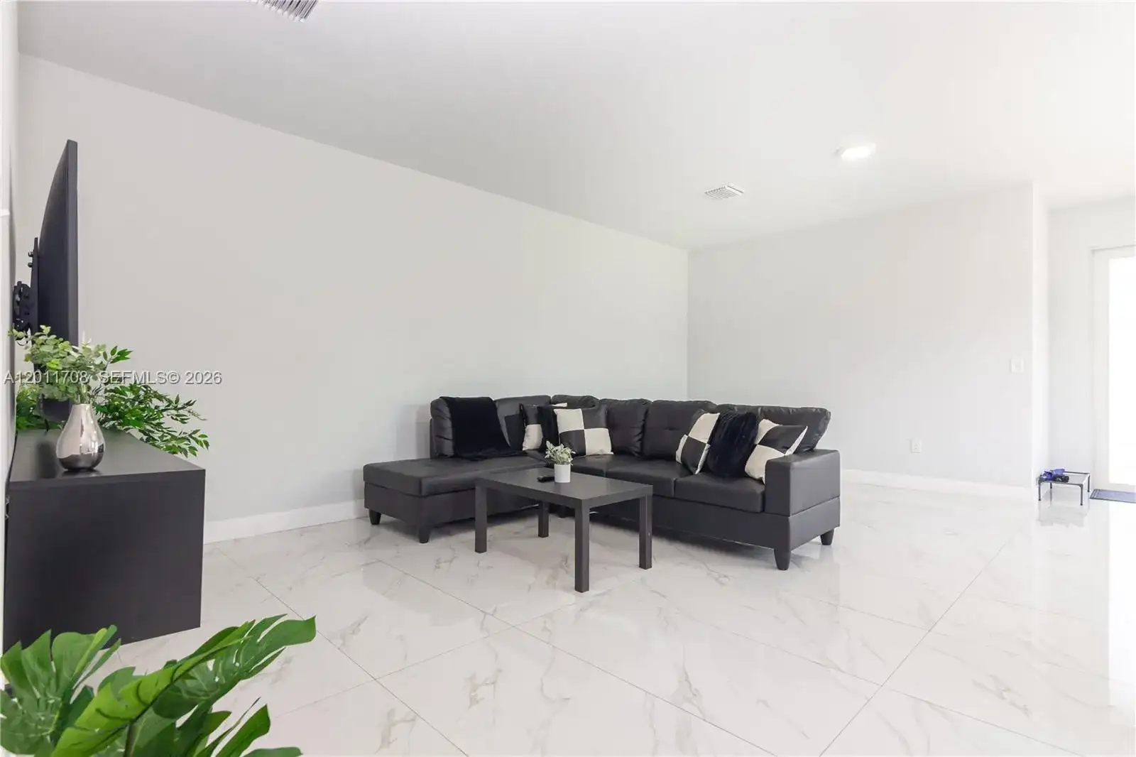 1968 NW 25th Ave # 1968, Miami FL 33125 photo 3