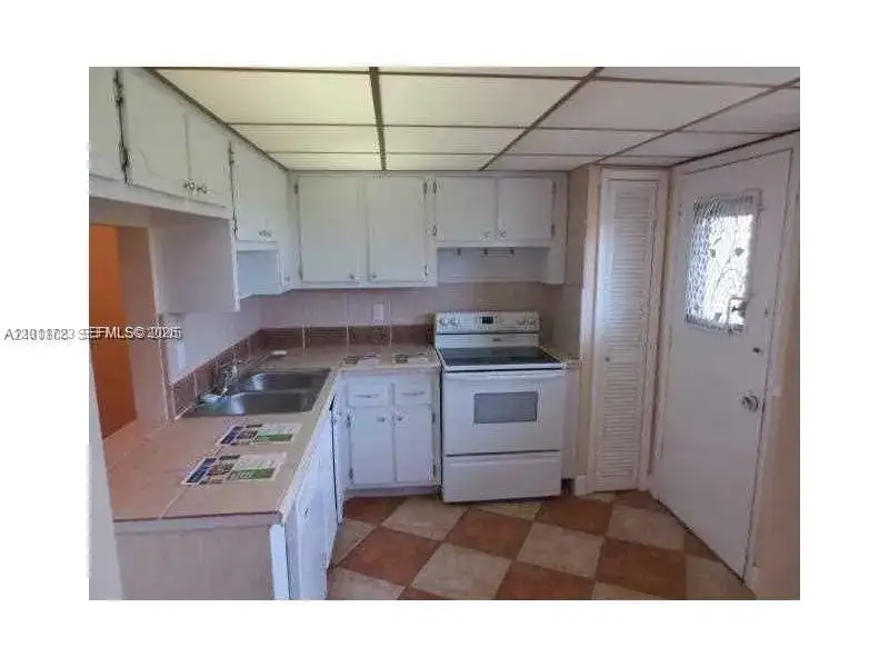 1351 NE 191st St # E311, Miami FL 33179 photo 3