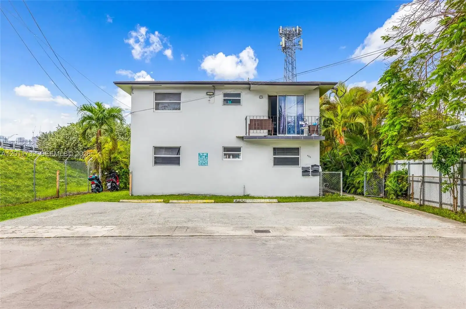 650 NW 28th St, Miami FL 33127