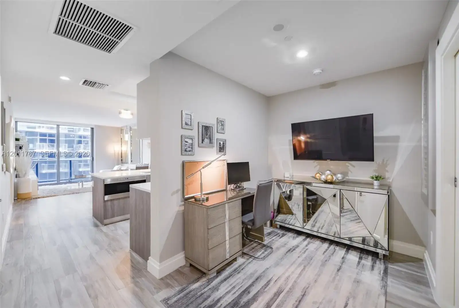 801 S Miami Ave # 3706, Miami FL 33130 photo 2