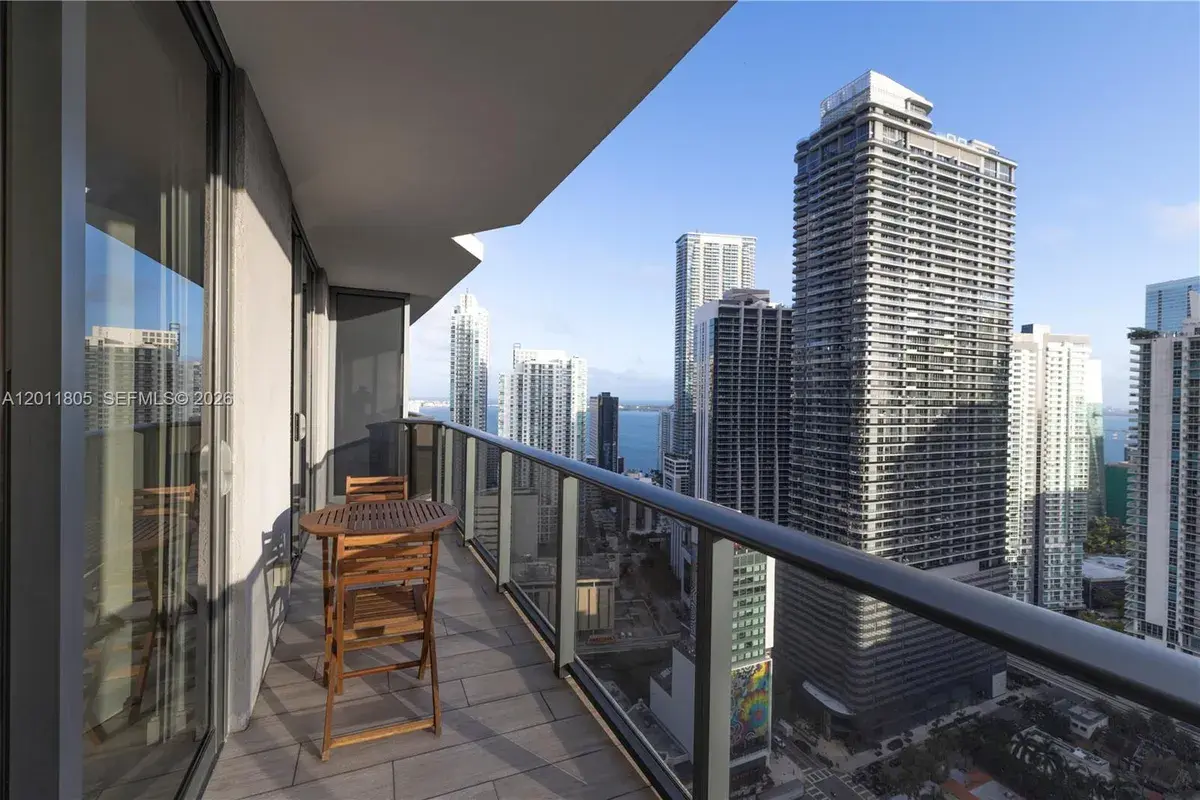 55 SW 9th St # 3404, Miami FL 33130
