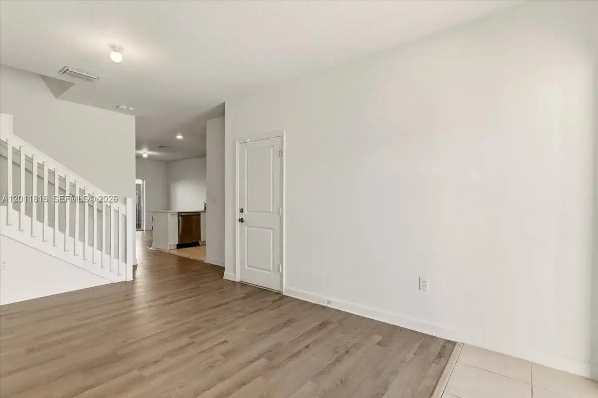 12865 NW 24th Ave, Miami FL 33167 photo 3