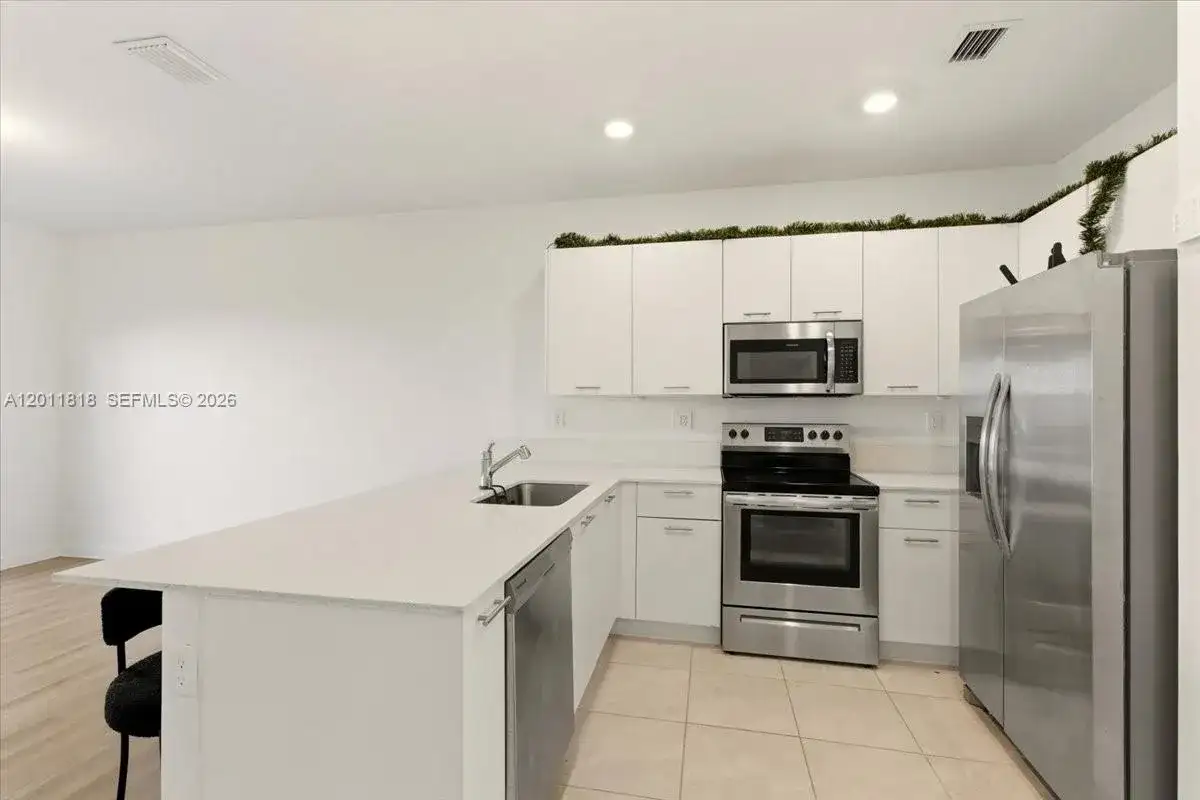 12865 NW 24th Ave, Miami FL 33167 photo 4