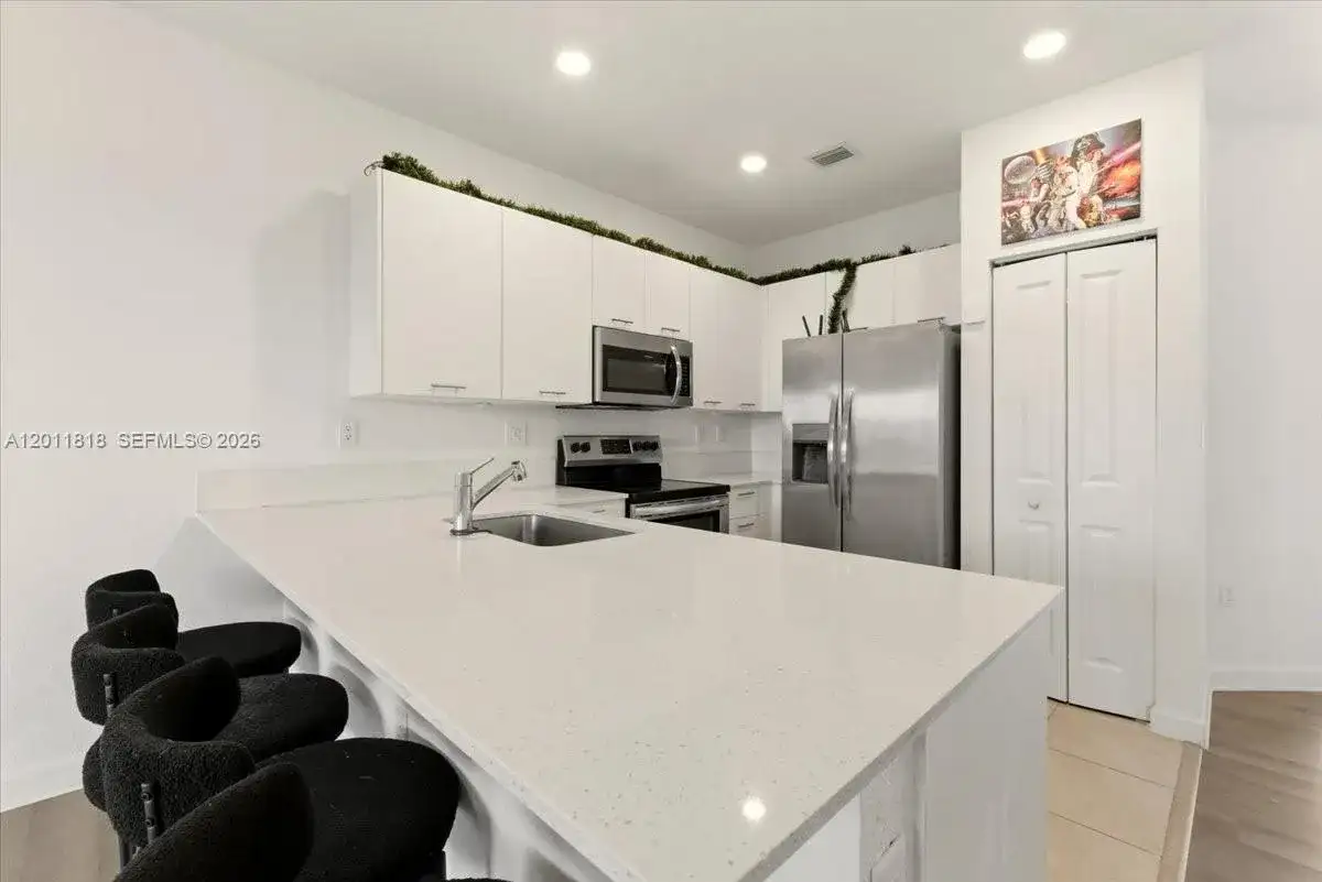 12865 NW 24th Ave, Miami FL 33167 photo 5