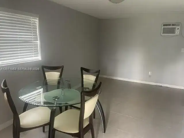 1041 NE 35th St, Oakland Park FL 33334 photo 3