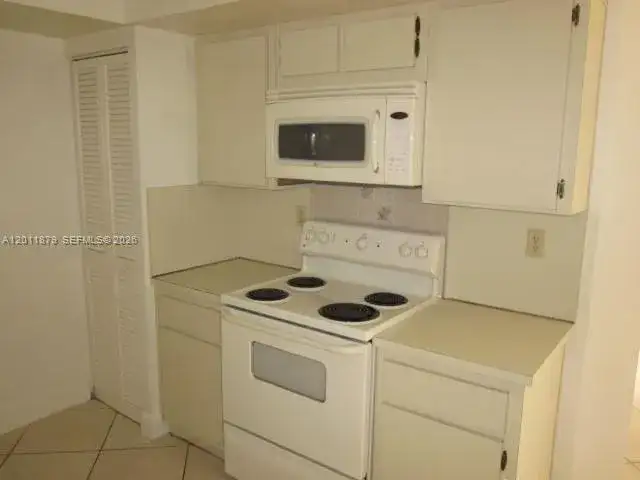 8853 SW 112 PL, Miami FL 33176 photo 4