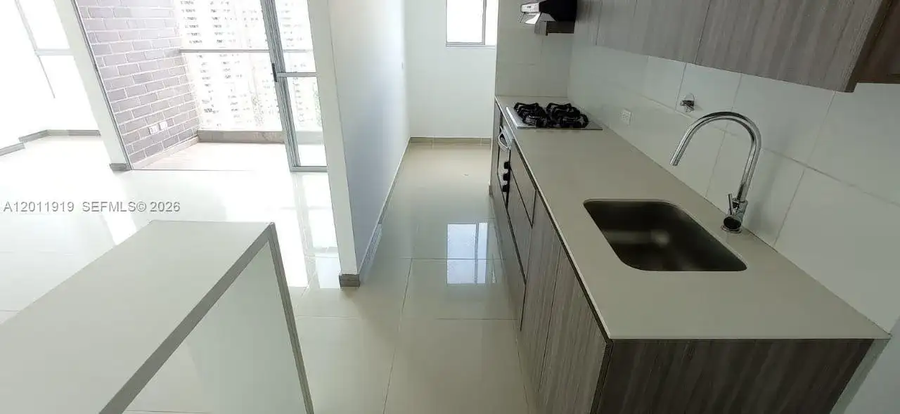 53-90 Calle 75 AA Sur # 2601, FL 055413 photo 4