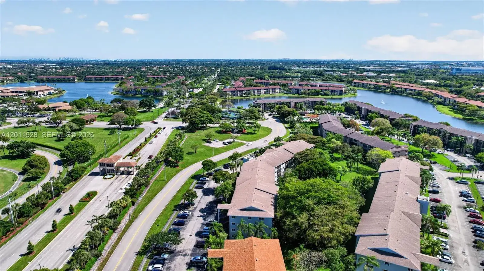 800 SW 137th Ave # 411G, Pembroke Pines FL 33027 photo 3