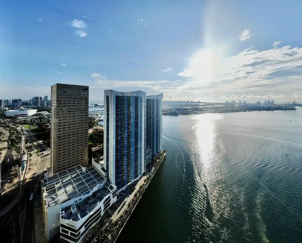 325 S Biscayne Blvd # 3517, Miami FL 33131 photo 2