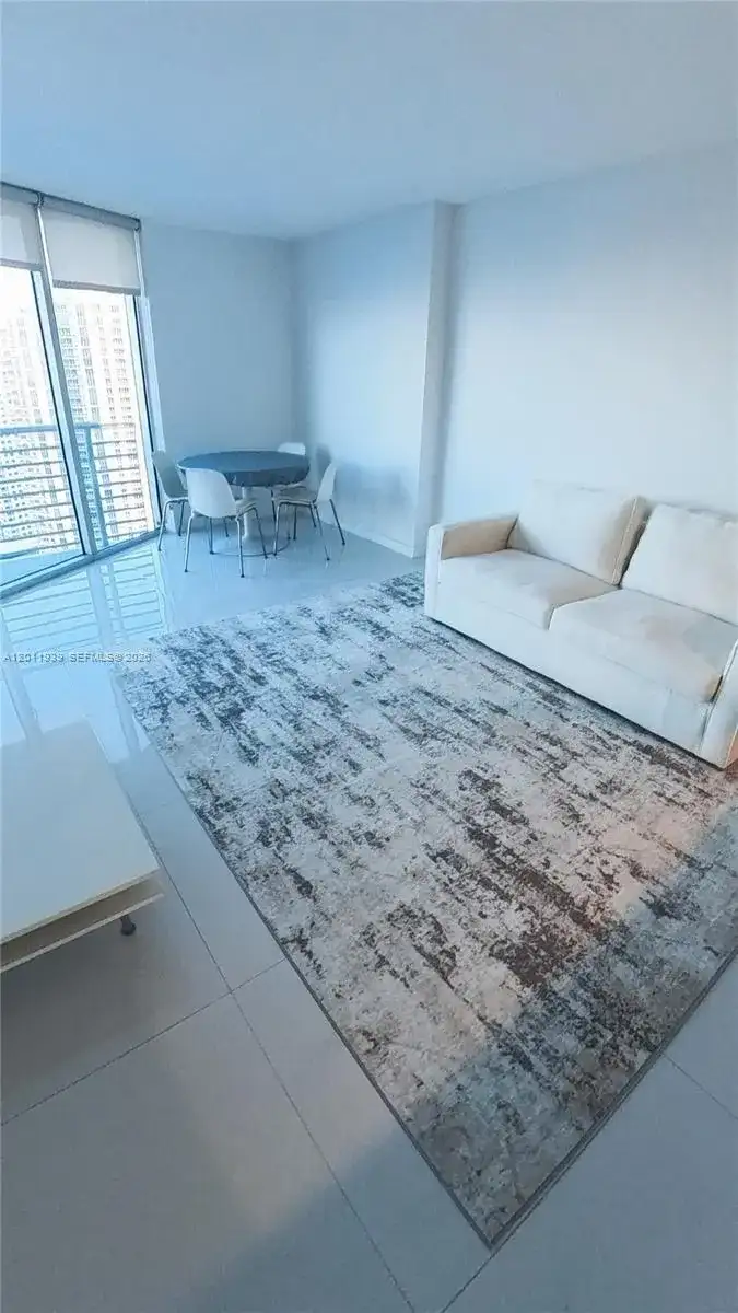 325 S Biscayne Blvd # 3517, Miami FL 33131 photo 4