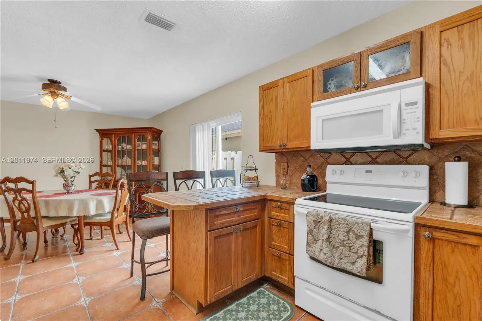 375 W Riverbend Dr, Sunrise FL 33326 photo 5