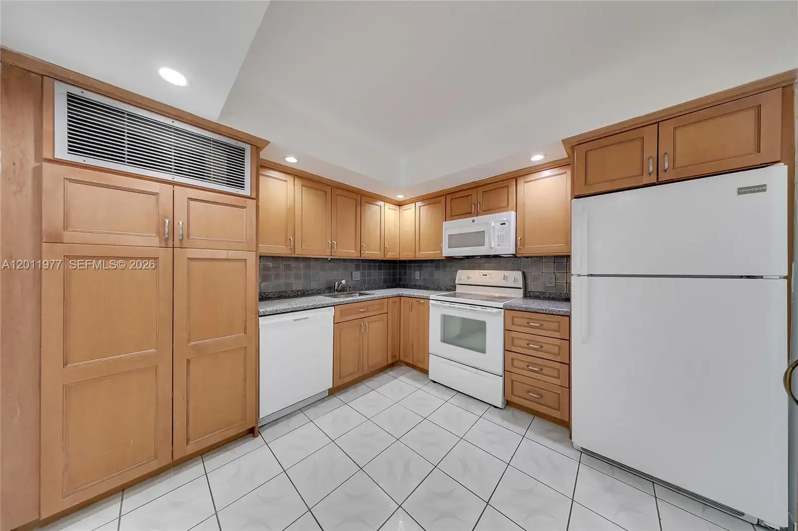 2801 NE 183rd St # 912W, Aventura FL 33160 photo 5