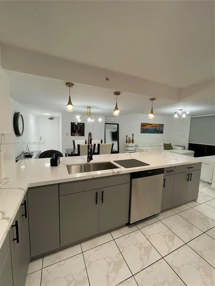 1621 Collins Ave # 707, Miami Beach FL 33139 photo 4