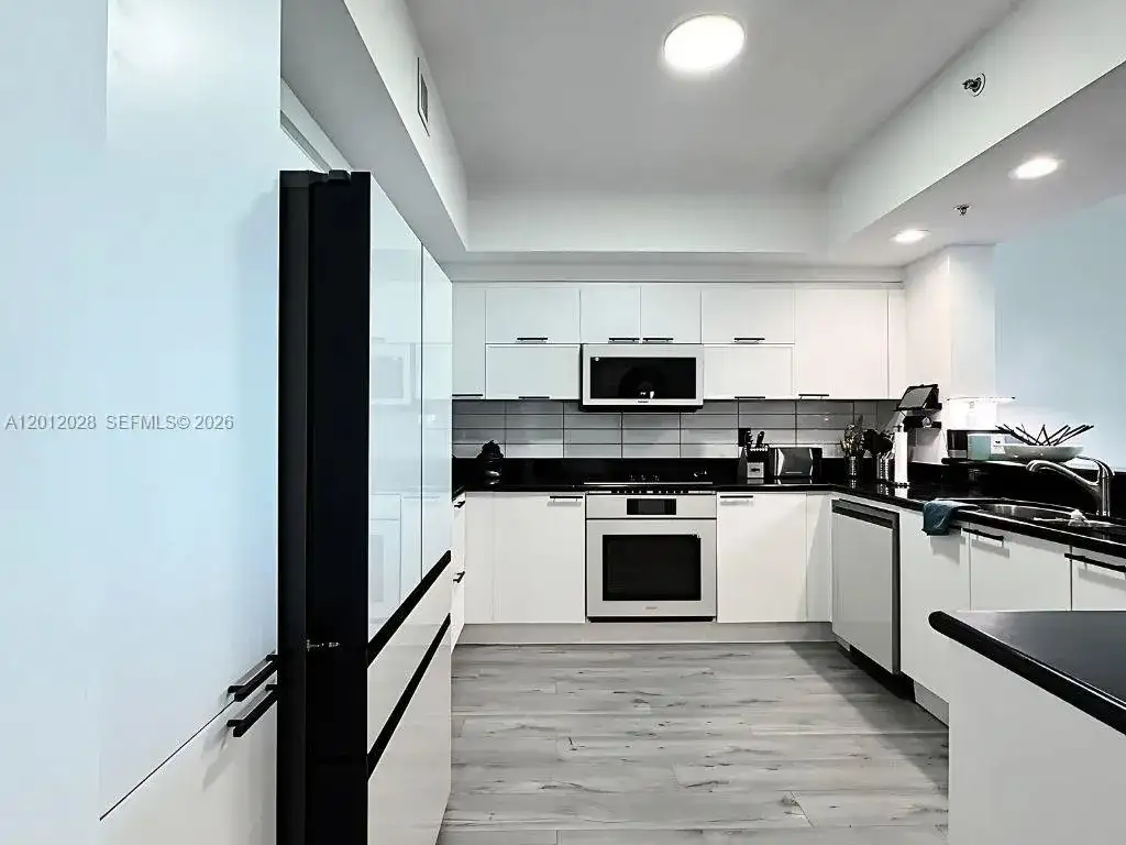 14951 Royal Oaks Ln # 1708, North Miami FL 33181 photo 2