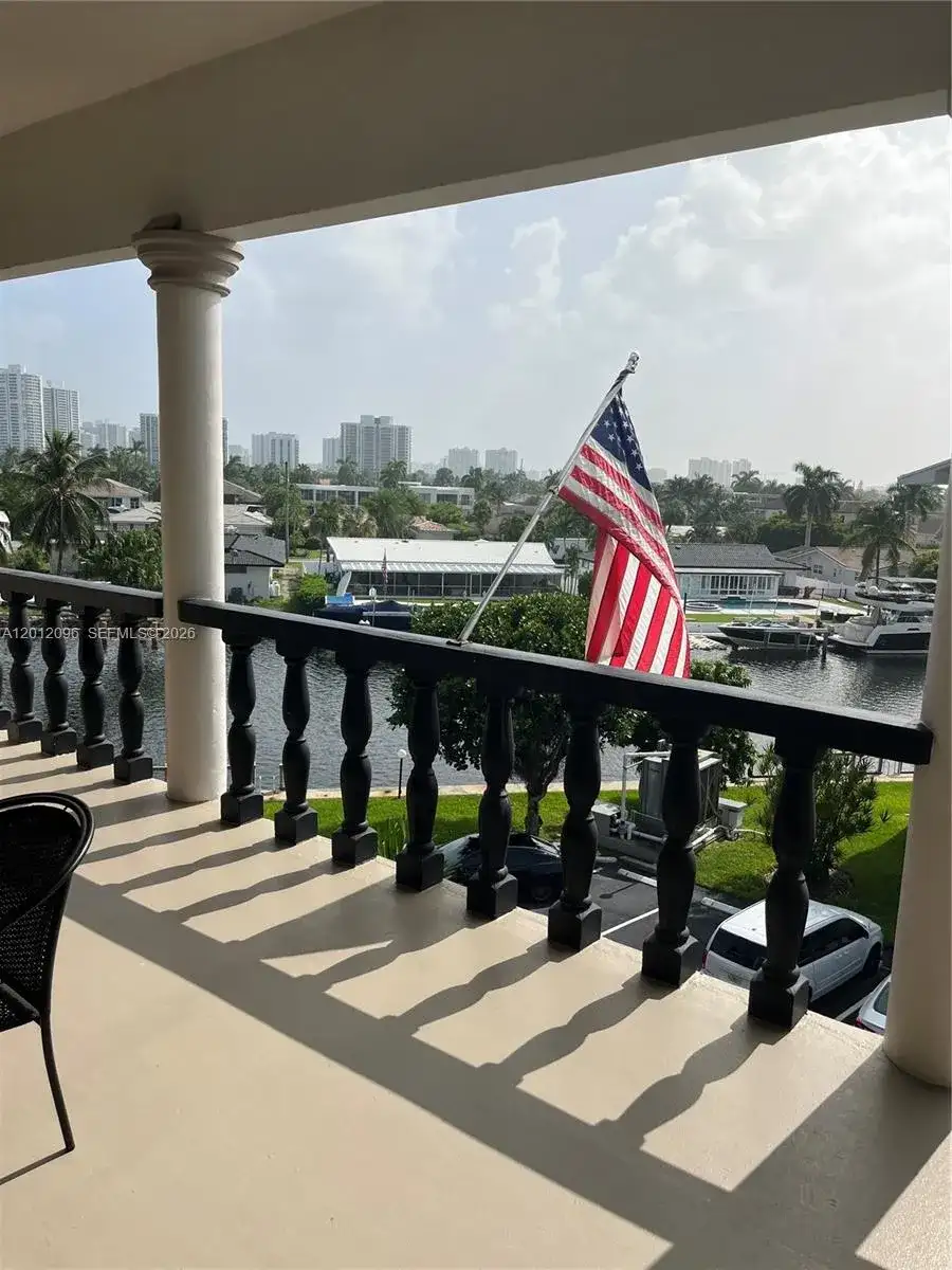 440 Paradise Isle Blvd # 406, Hallandale Beach FL 33009 photo 3