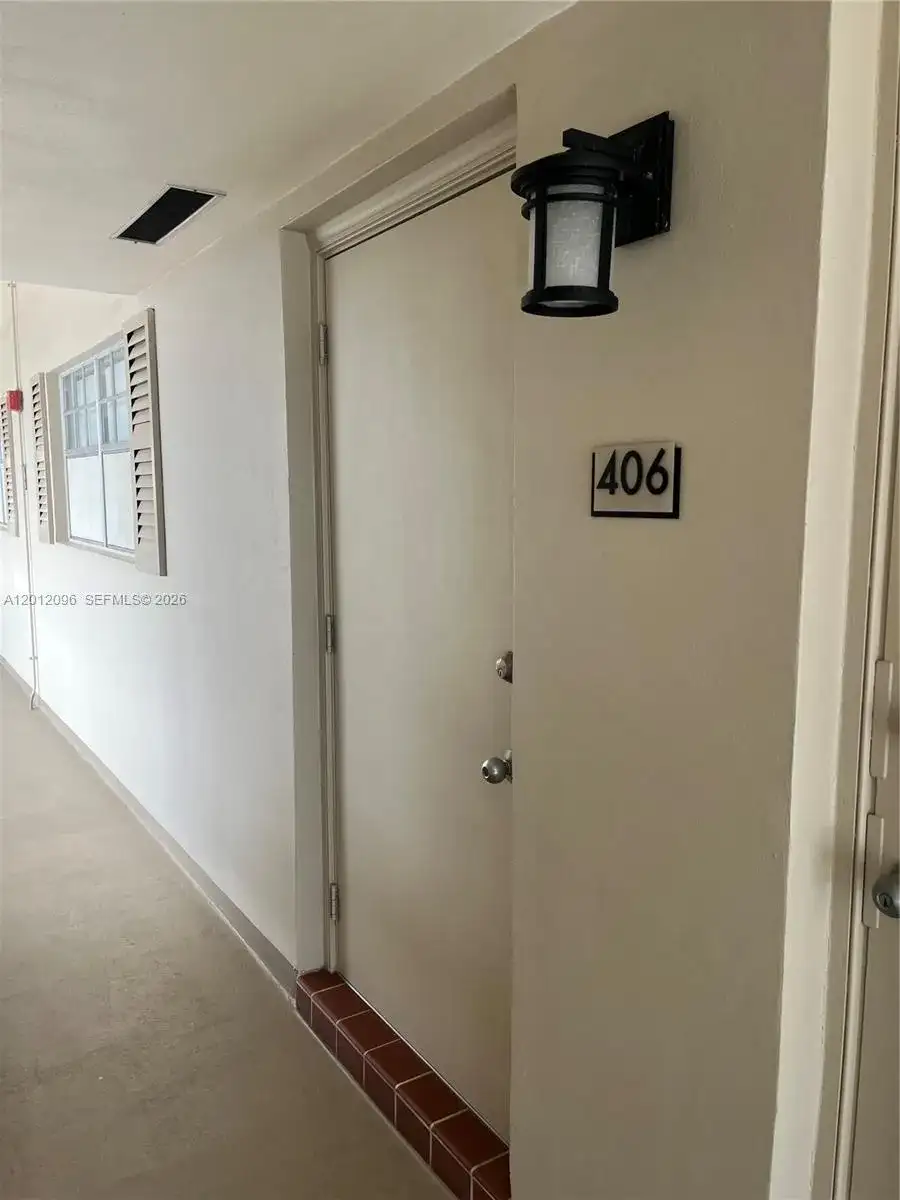 440 Paradise Isle Blvd # 406, Hallandale Beach FL 33009 photo 4