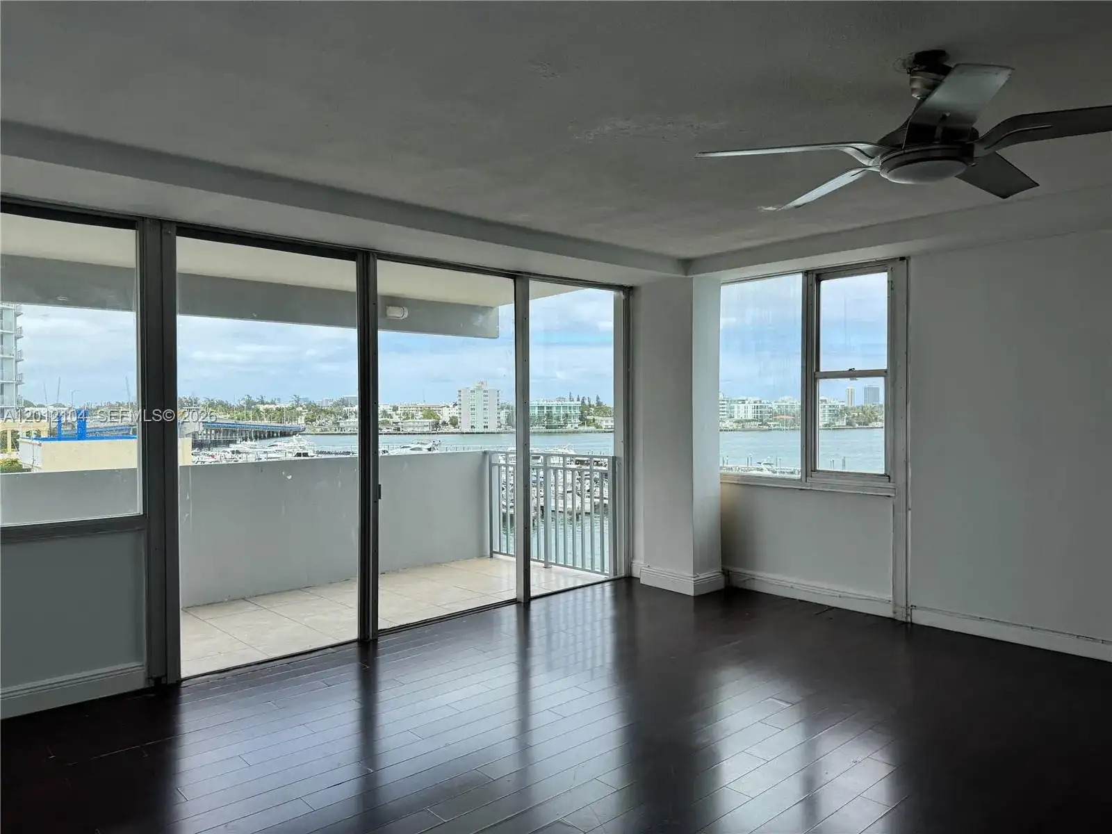 7545 E Treasure Dr # 5G, North Bay Village FL 33141 photo 2