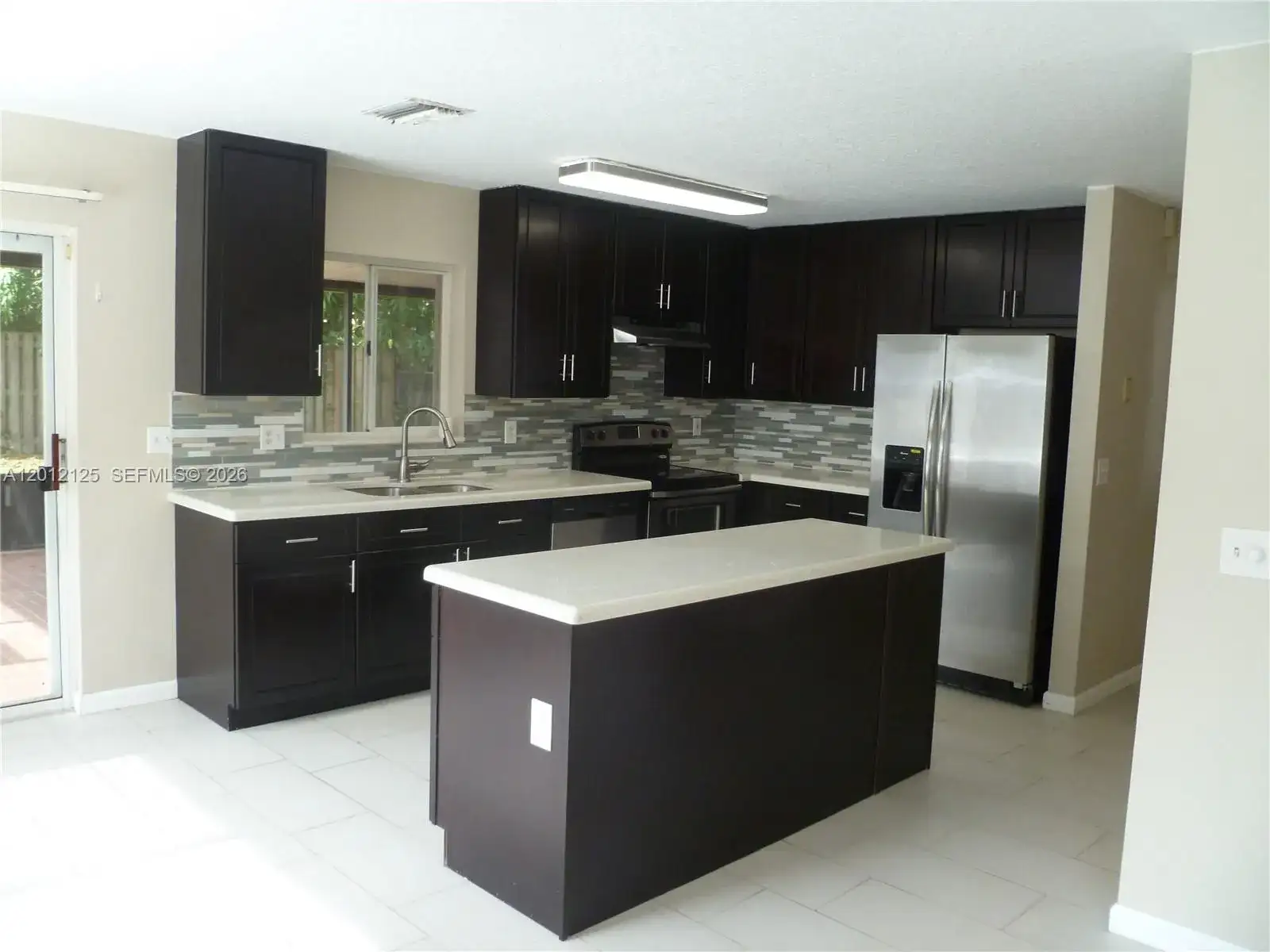 8820 SW 13th St, Pembroke Pines FL 33025 photo 2
