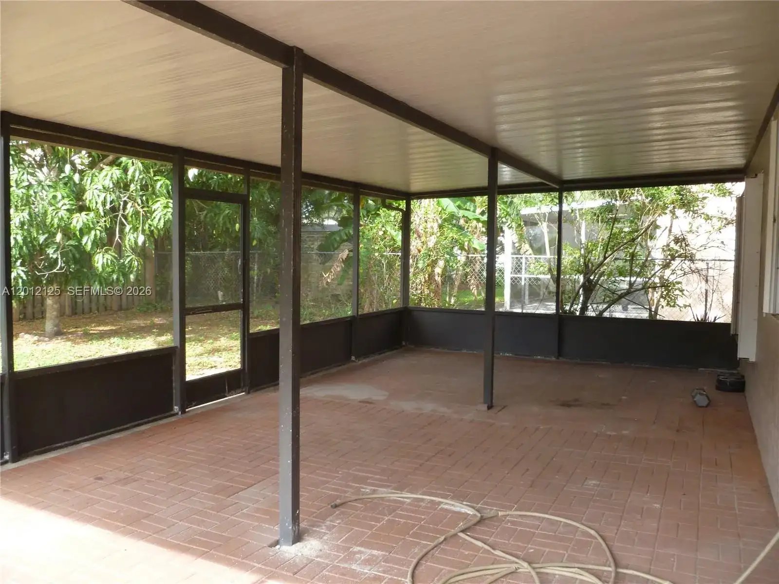8820 SW 13th St, Pembroke Pines FL 33025 photo 5