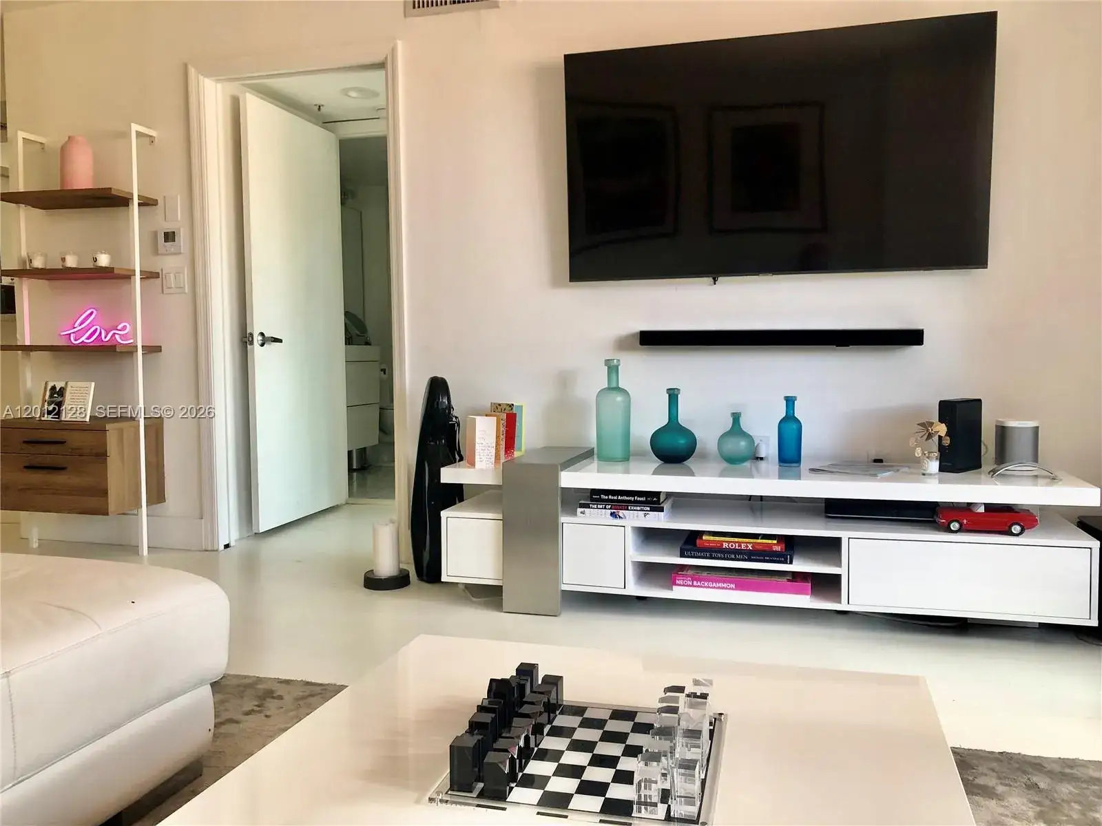 1 bedroom 1 bath Residential for sale at 90 Alton Rd # 307, Miami Beach FL 33139