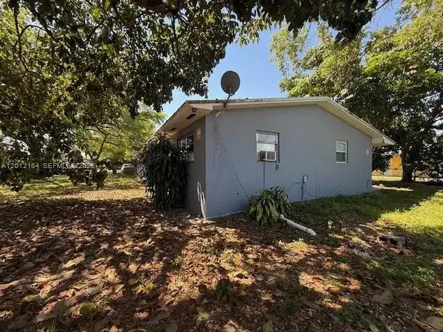 151 NW 164th ST, Miami FL 33169 photo 5