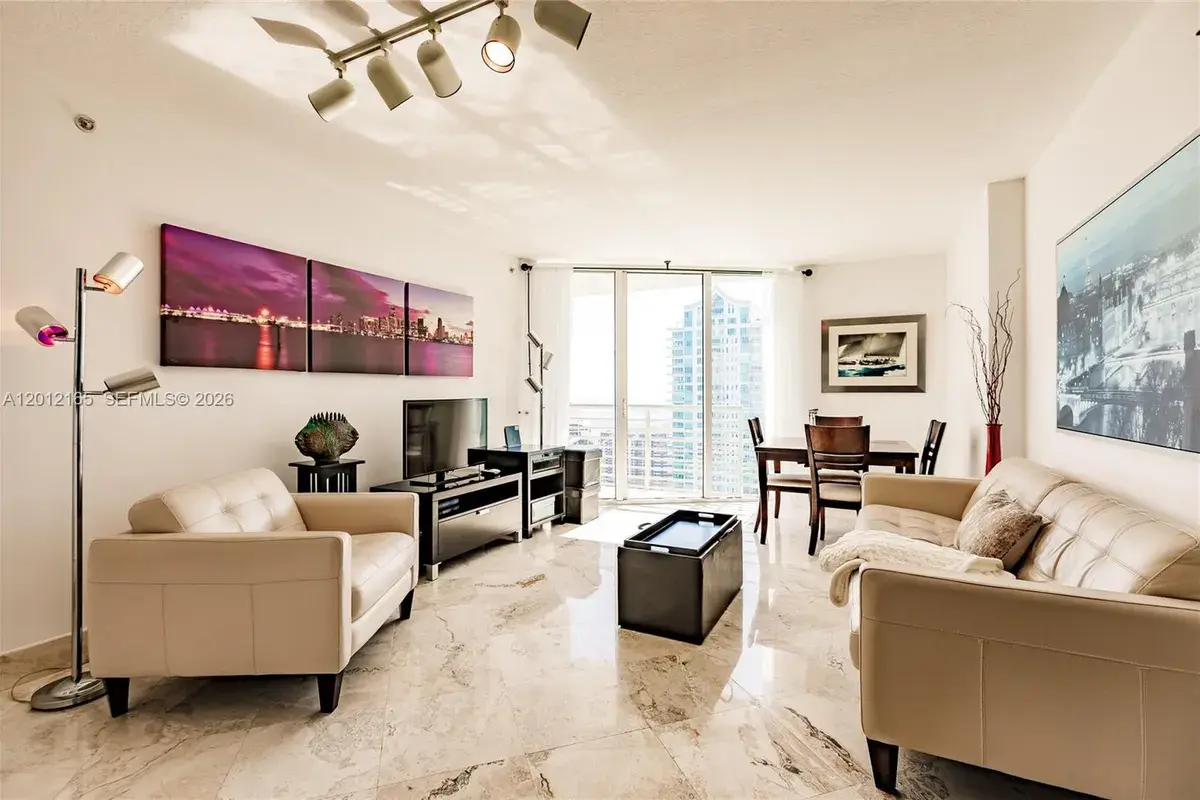 325 S Biscayne Blvd # 3617, Miami FL 33131