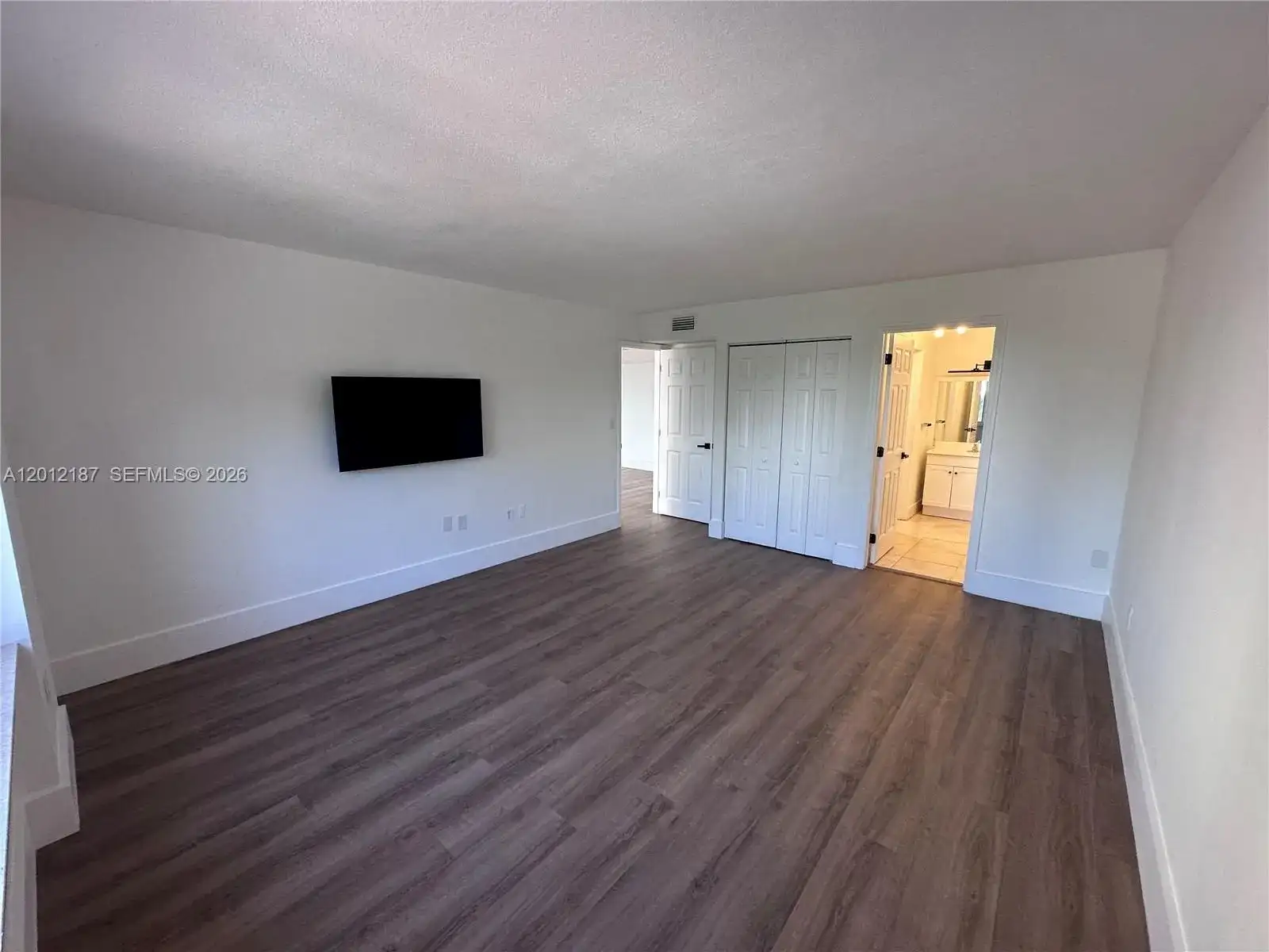 200 178th Dr # 312, Sunny Isles Beach FL 33160 photo 2