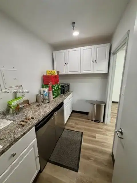 3108 NW 72nd Ave, Miami FL 33122 photo 5