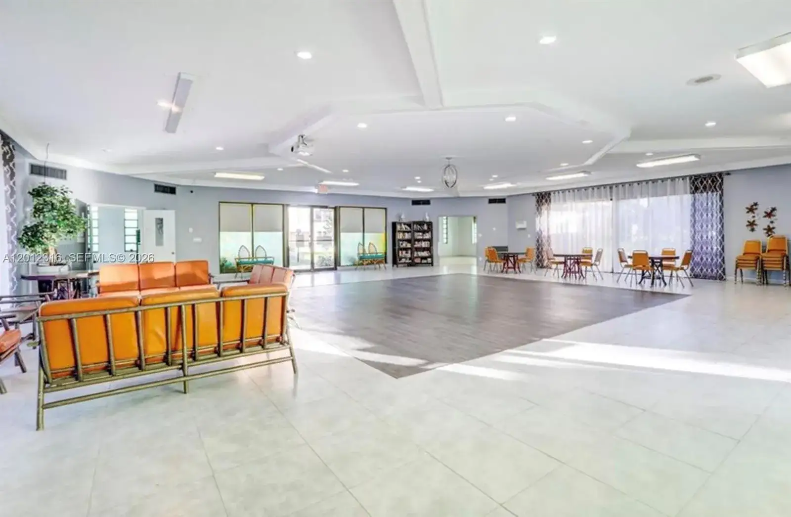 5031 W Oakland Park Blvd # 204, Lauderdale Lakes FL 33313 photo 4