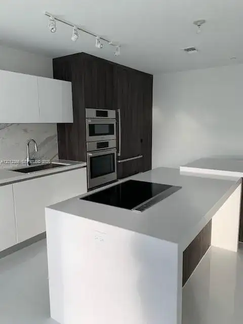 851 NE 1st Ave # 2110, Miami FL 33132 photo 2