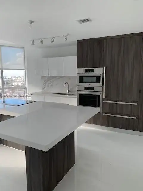 851 NE 1st Ave # 2110, Miami FL 33132 photo 3