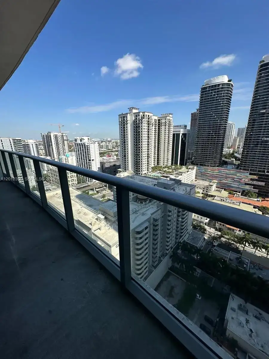 1100 S Miami Ave # 2608, Miami FL 33130 photo 4