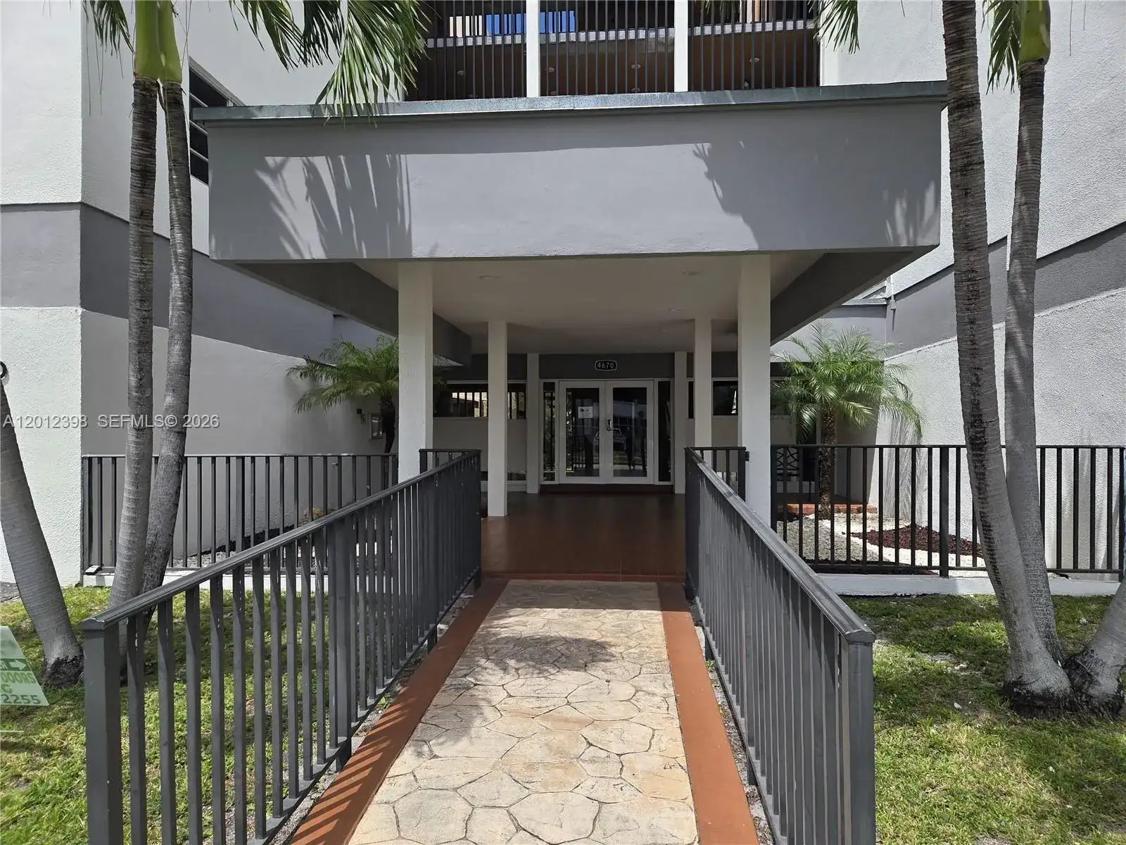 4670 W 13th Ln # 507, Hialeah FL 33012 photo 2