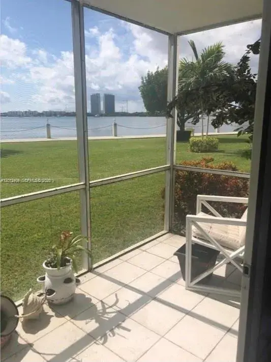 3020 Marcos Dr # S103, Aventura FL 33160