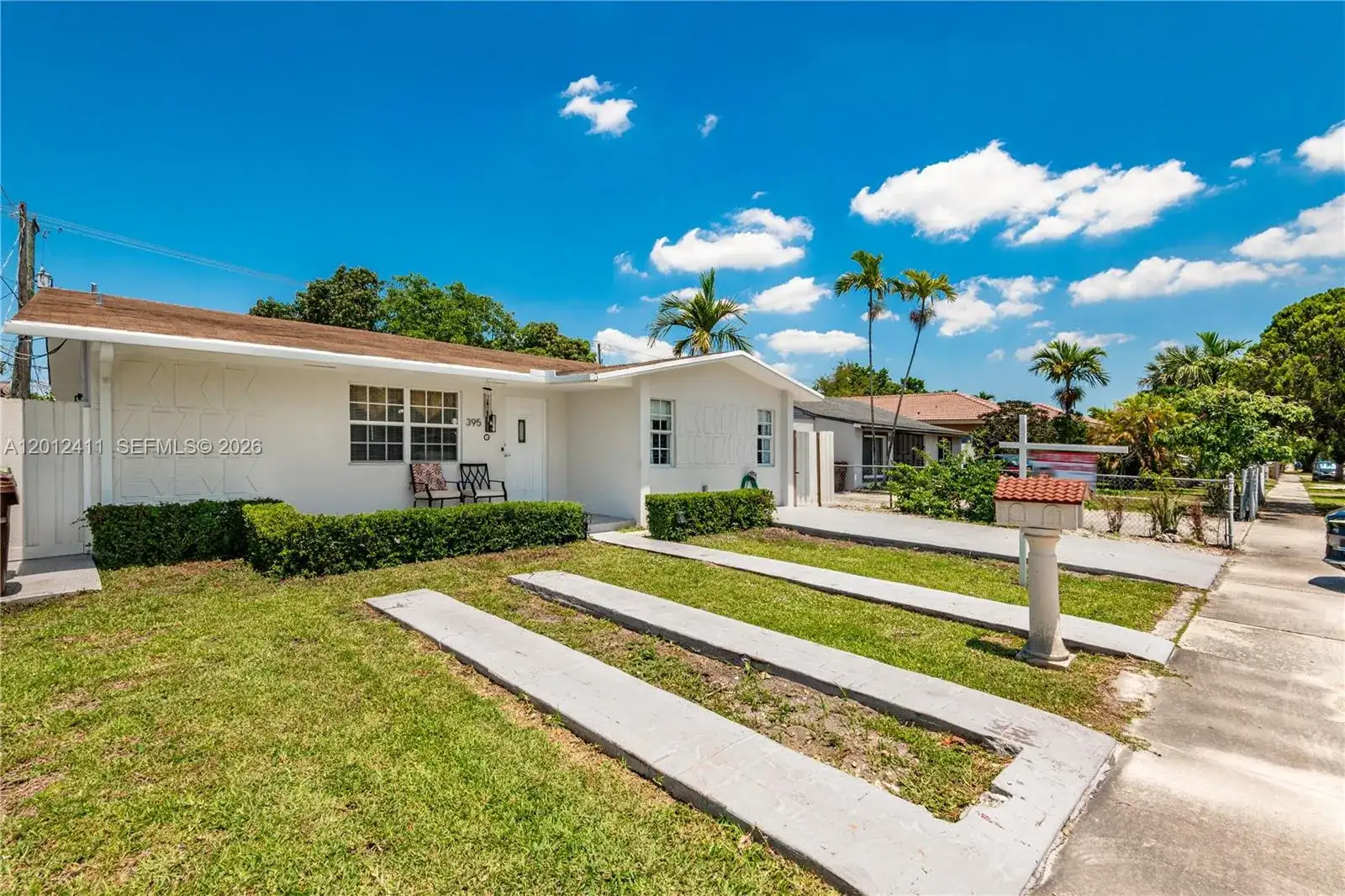 395 W 39th Pl, Hialeah FL 33012 photo 3