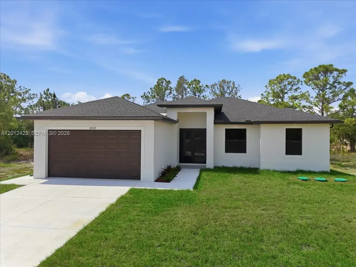1032 CANDLELIGHT DR, Other City - In The State Of Florida FL 33974