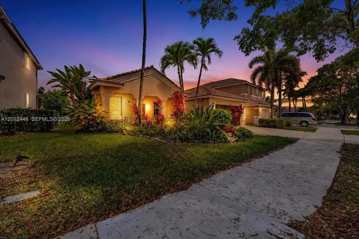 1634 Sandpiper Cir, Weston FL 33327