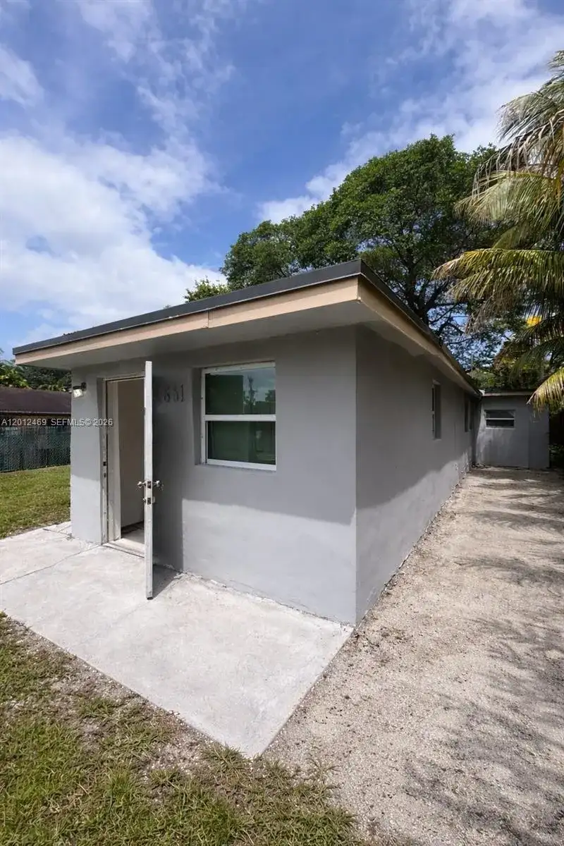 1861 NW 112th St, Miami FL 33167 photo 2