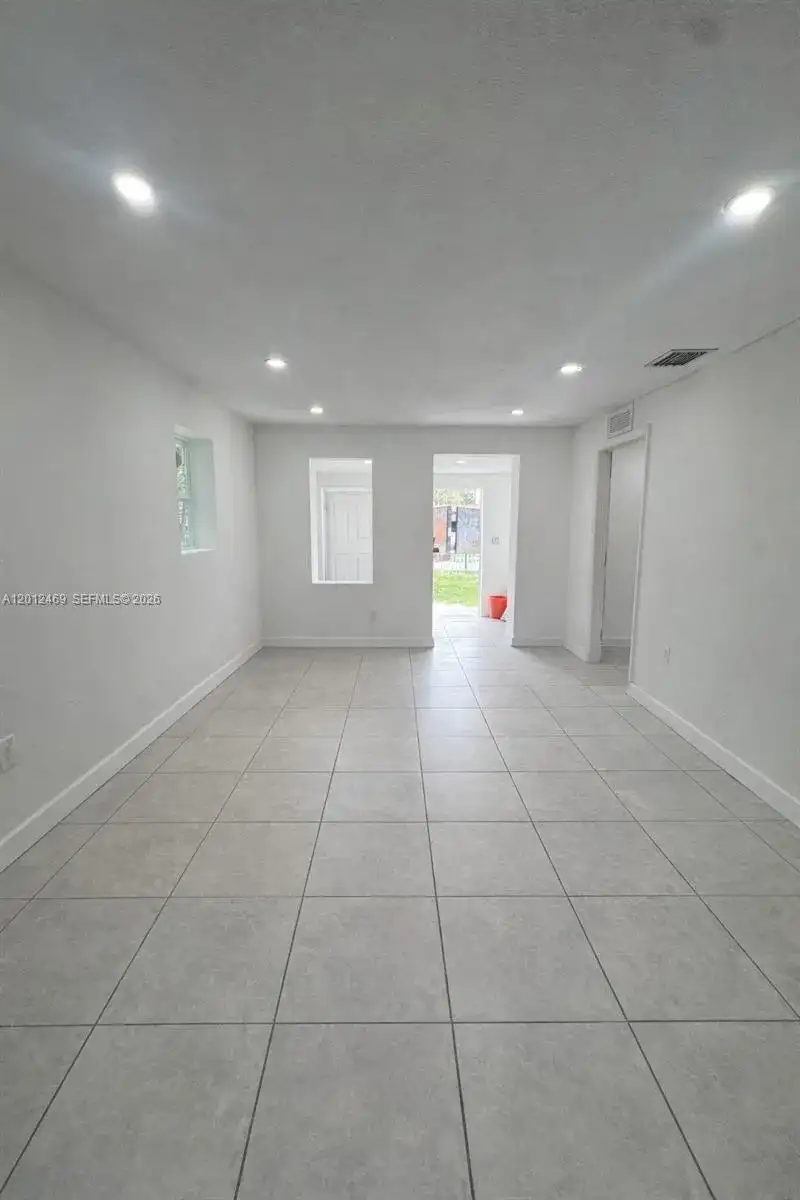 1861 NW 112th St, Miami FL 33167 photo 4