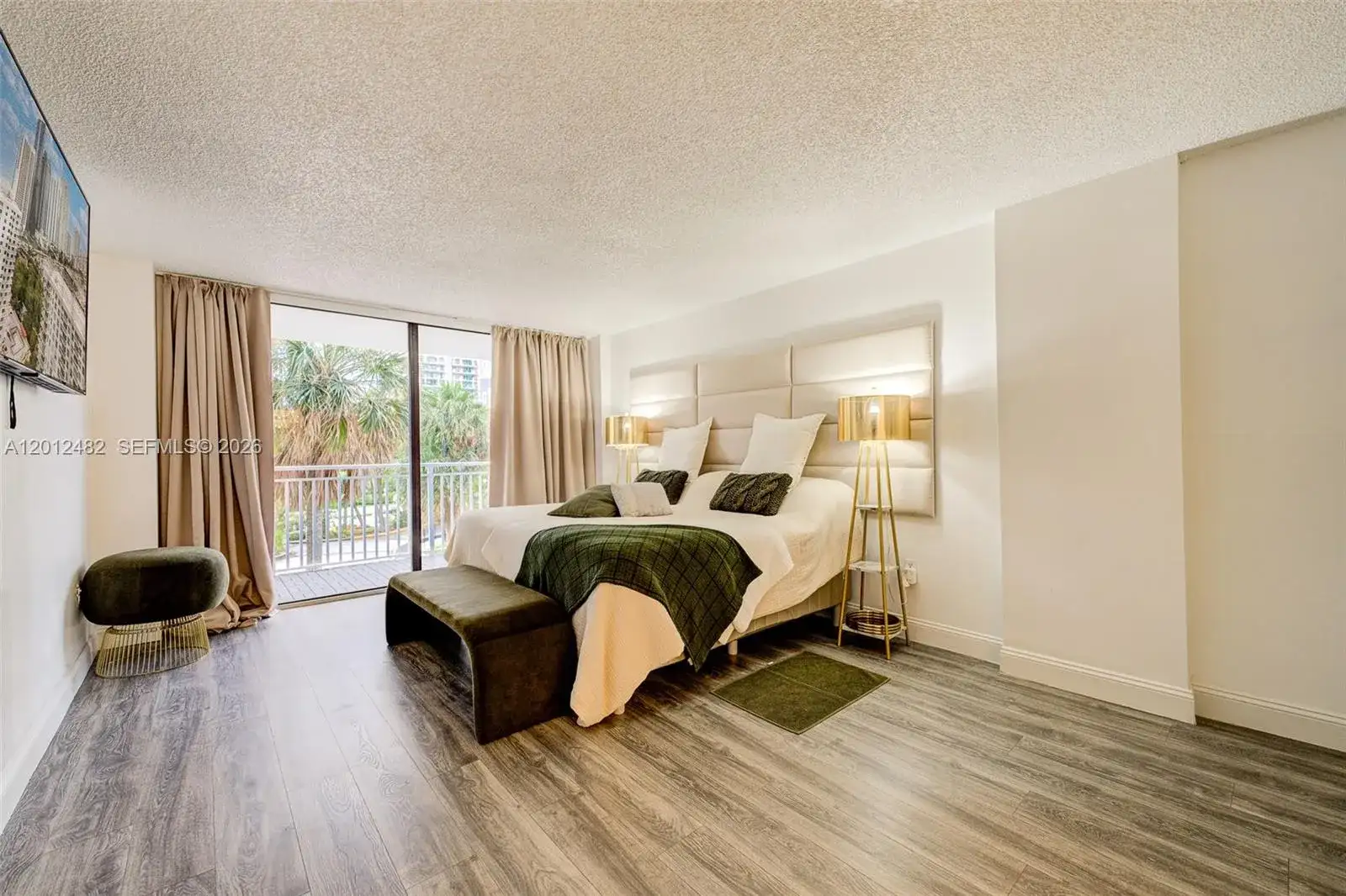 210 174th St # 312, Sunny Isles Beach FL 33160 photo 4