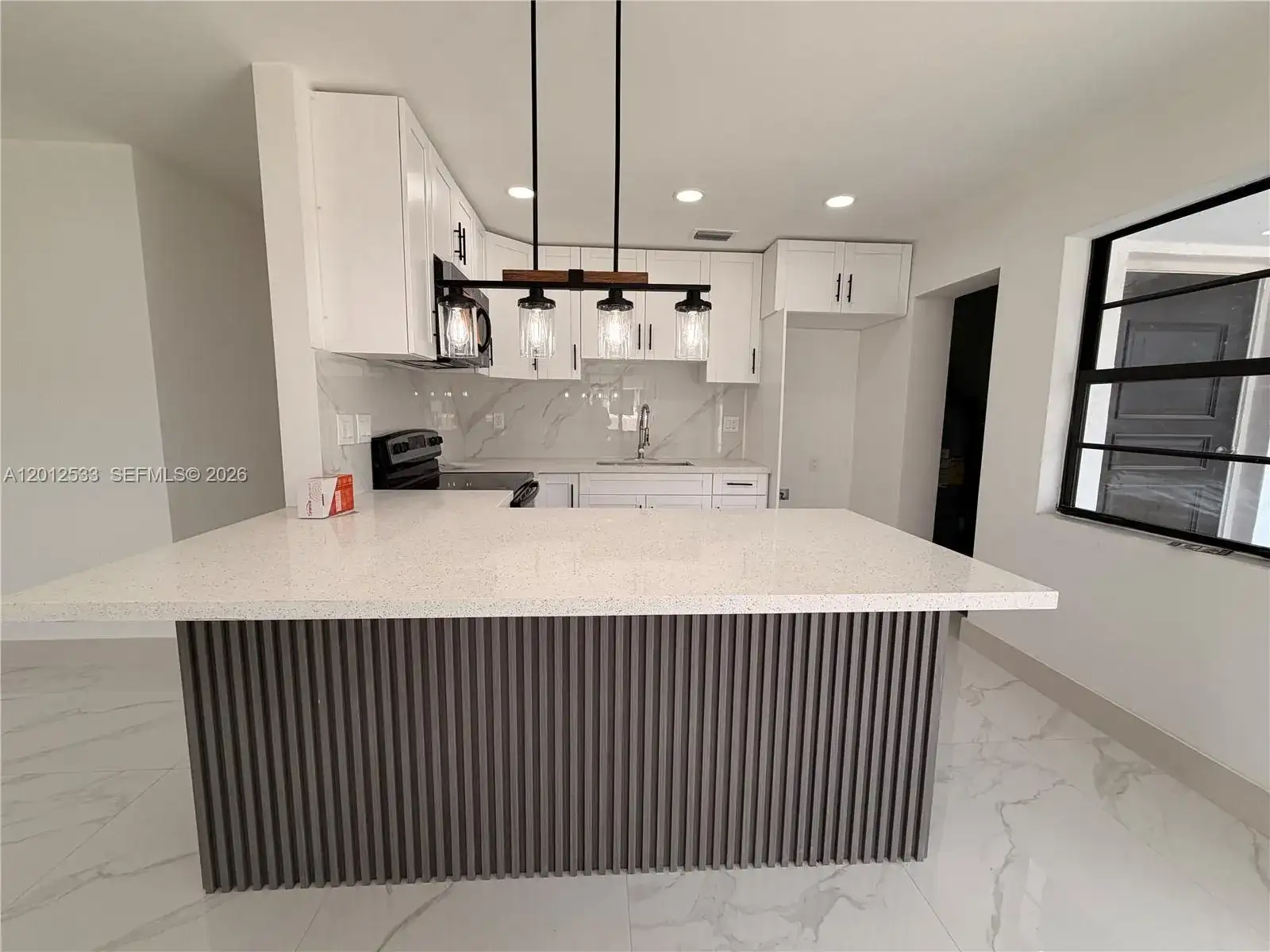 7600 Venetian St, Miramar FL 33023 photo 4