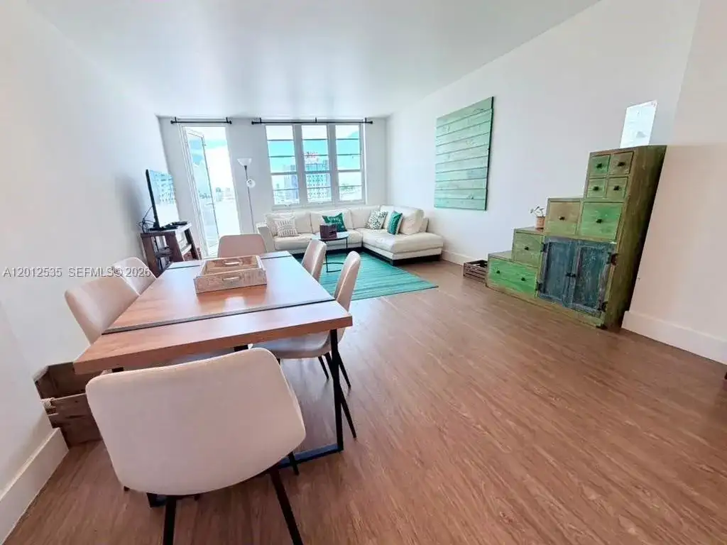 100 Lincoln Rd # 922, Miami Beach FL 33139 photo 4